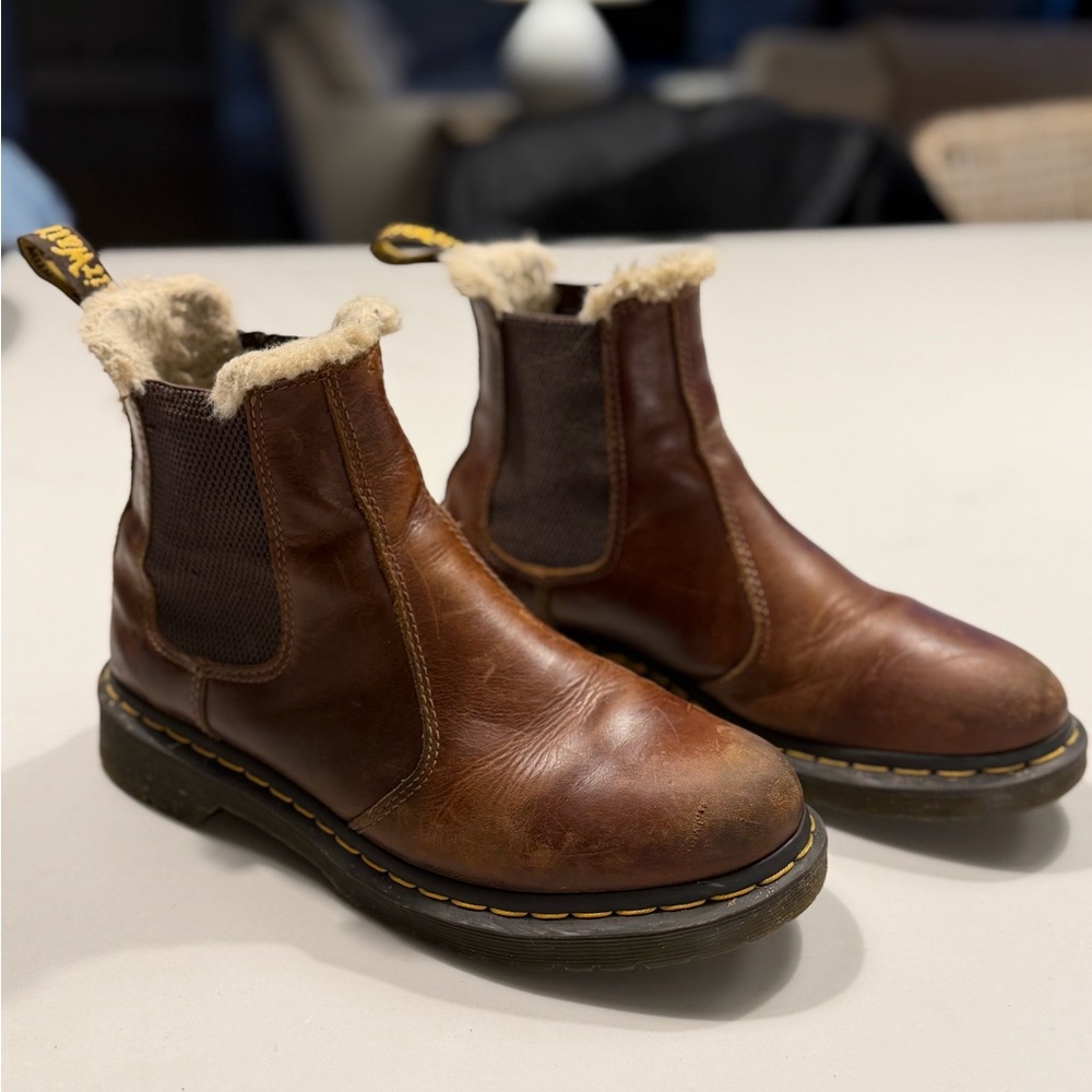 Dr. Martens 2976 Faux Fur Lined Chelsea Boots - Womens - Picture 2 of 6